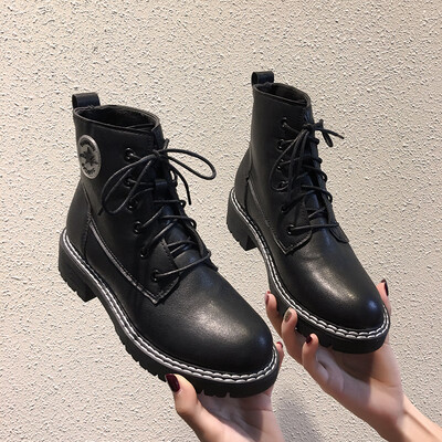 Retro locomotive Martins female British style new autumn European&American fashion thick with academic street short boots
Retro locomotive Martins female British style new autumn European&American fashion thick with academic street short boots