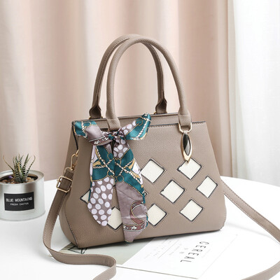 2019 new fashion cool handbag handbag fashion bag Europe&America elegant big bag casual shoulder bag
2019 new fashion cool handbag handbag fashion bag Europe&America elegant big bag casual shoulder bag
