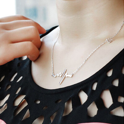 Simple Fashion Wave Heart Jewelry Romantic Ecg Necklace Heartbeat Clavicle Chain Love Heart Pendant Necklace for Women Bijoux
Simple Fashion Wave Heart Jewelry Romantic Ecg Necklace Heartbeat Clavicle Chain Love Heart Pendant Necklace for Women Bijoux