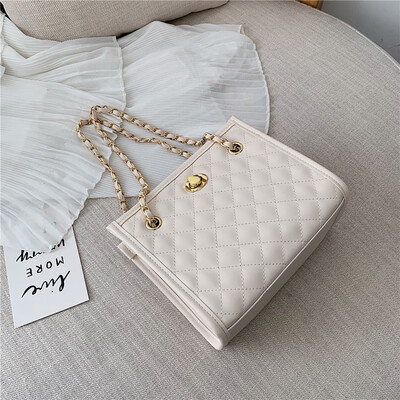 Tide Korean Joker bag summer fashion Tote womens bag new 2019 diamond chain bag ins Messenger bag
Tide Korean Joker bag summer fashion Tote womens bag new 2019 diamond chain bag ins Messenger bag