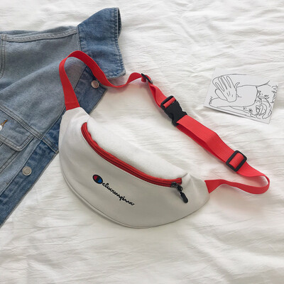 Fashion sports simple wild canvas pocket female 2019 new casual temperament personality letter shoulder Messenger bag
Fashion sports simple wild canvas pocket female 2019 new casual temperament personality letter shoulder Messenger bag