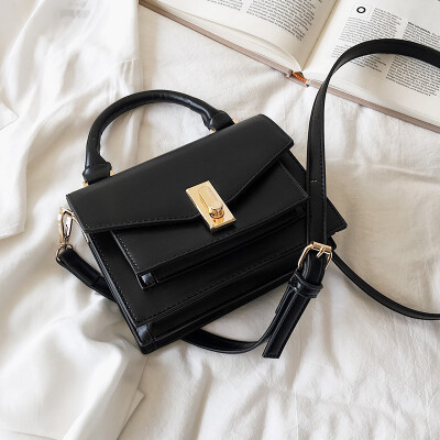 Advanced sense bag Western style female bag 2019 new Korean version of the wild single shoulder slung fashion portable small square bag
Advanced sense bag Western style female bag 2019 new Korean version of the wild single shoulder slung fashion portable small square bag