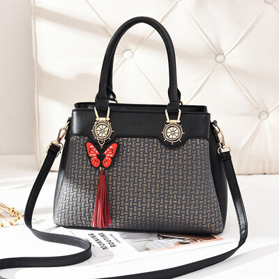 2018 handbags new European&American fashion handbags big bag shoulder Messenger bag PU leather supply
2018 handbags new European&American fashion handbags big bag shoulder Messenger bag PU leather supply