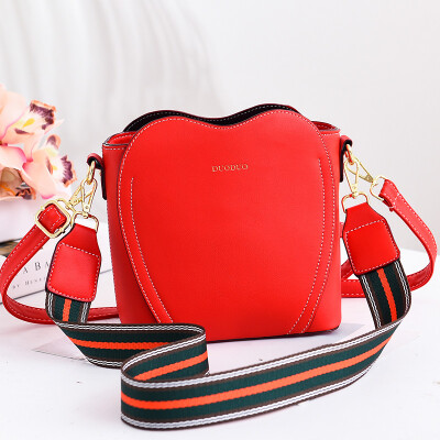 New fashionable one-shoulder diagonal bag for ladies with bags in summer small fresh&wide shoulder straps ladieslove bucket
New fashionable one-shoulder diagonal bag for ladies with bags in summer small fresh&wide shoulder straps ladieslove bucket