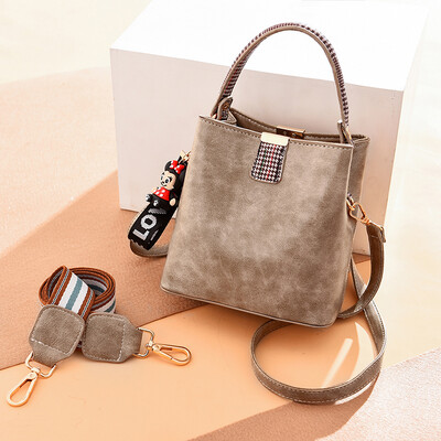 Bag girl fashion mini bucket bag texture foreign air slant bag 100 lap lady one shoulder handheld
Bag girl fashion mini bucket bag texture foreign air slant bag 100 lap lady one shoulder handheld