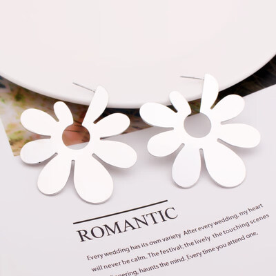 E1006 Korean Style Cute Metal Flower Earrings For Women Girl Fashion Big Sweet Pendant Earrings Brincos Wedding Party Jewelry
E1006 Korean Style Cute Metal Flower Earrings For Women Girl Fashion Big Sweet Pendant Earrings Brincos Wedding Party Jewelry
