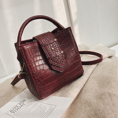 Hong Kong style crocodile texture touching hand-held small bag girl 2019 new style Korean version of 100 lap fashion single should
Hong Kong style crocodile texture touching hand-held small bag girl 2019 new style Korean version of 100 lap fashion single should