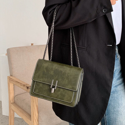 Ins super fire bag female 2019 new wave Korean version of the wild single shoulder Messenger bag Hong Kong style retro chain small square bag
Ins super fire bag female 2019 new wave Korean version of the wild single shoulder Messenger bag Hong Kong style retro chain small square bag