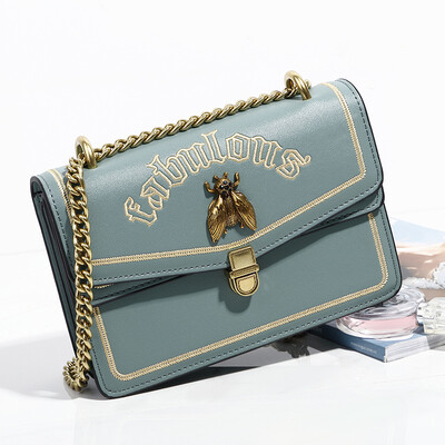 Bag female 2019 new small square bag fashion shoulder Messenger bag female chain Thai bee bag handbag
Bag female 2019 new small square bag fashion shoulder Messenger bag female chain Thai bee bag handbag
