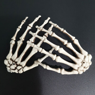 DIY Halloween Party Hand Bone Decoration Plastic Skeleton Decorations Props Haunted Bar Trick Decorative Toy
DIY Halloween Party Hand Bone Decoration Plastic Skeleton Decorations Props Haunted Bar Trick Decorative Toy