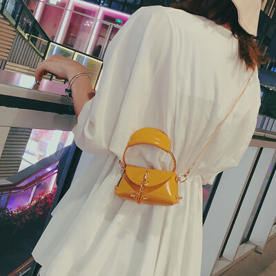 2019 New Metal Ring Handle Women Handbag Luxury Designer Mini Cute Tote Bag Chain Rivet Shoulder Bag Fashion Messenger Bag Bolso
2019 New Metal Ring Handle Women Handbag Luxury Designer Mini Cute Tote Bag Chain Rivet Shoulder Bag Fashion Messenger Bag Bolso
