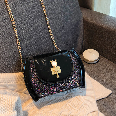 Patent leather sequin bag female 2019 new wave Korean version of the wild single shoulder slung fashion lock chain personality small bag
Patent leather sequin bag female 2019 new wave Korean version of the wild single shoulder slung fashion lock chain personality small bag