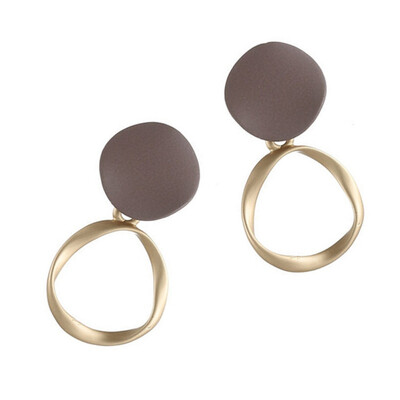 Vintage Matte Gold Round Women Earrings Korean Style Simple Chic Geometric Shape Earrings
Vintage Matte Gold Round Women Earrings Korean Style Simple Chic Geometric Shape Earrings