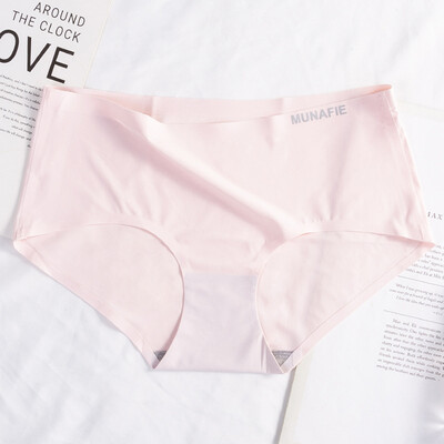 New Fashion Japanese One-piece Seamless Ice Silk Waist Lift Hip Breathable Ladies Briefs
New Fashion Japanese One-piece Seamless Ice Silk Waist Lift Hip Breathable Ladies Briefs