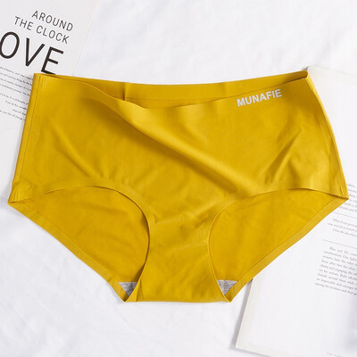 New Fashion Japanese One-piece Seamless Ice Silk Waist Lift Hip Breathable Ladies Briefs
New Fashion Japanese One-piece Seamless Ice Silk Waist Lift Hip Breathable Ladies Briefs