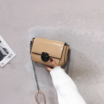 Tailored Women Bag Fashion Wild Retro Chain Small Square Bag Wild Shoulder Messenger Bag
Tailored Women Bag Fashion Wild Retro Chain Small Square Bag Wild Shoulder Messenger Bag