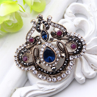 Hollow Flower Brooch For Women Jewelry Multicolor Resin Turkish Brooches Broches Antique Gold Color Ladies Banqust Pins Gift
Hollow Flower Brooch For Women Jewelry Multicolor Resin Turkish Brooches Broches Antique Gold Color Ladies Banqust Pins Gift