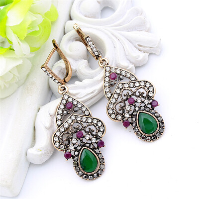 Vintage Turkish Women Hollow Flower Resin Arabesque Long Hook Earring Antique Gold Color Blue Crytal Jewelry India Bridal Bijoux
Vintage Turkish Women Hollow Flower Resin Arabesque Long Hook Earring Antique Gold Color Blue Crytal Jewelry India Bridal Bijoux