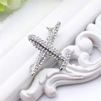 Новая мода для женщин Plane Brooch Pin Stewardess Logo Pilot Badge Австрия Rhinestone Broosches Броши Знак ювелирных изделий Flyin
Новая мода для женщин Plane Brooch Pin Stewardess Logo Pilot Badge Австрия Rhinestone Broosches Броши Знак ювелирных изделий Flyin