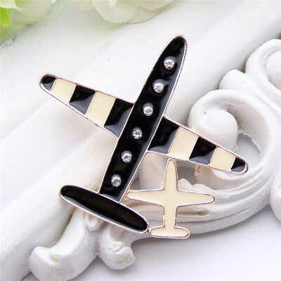 Simple&Generous Women 2 Plane Brooch Double Color Paint Enamel Airplane Brooches Broches Stewardess Pilot Badge Fly Sky Freely
Simple&Generous Women 2 Plane Brooch Double Color Paint Enamel Airplane Brooches Broches Stewardess Pilot Badge Fly Sky Freely