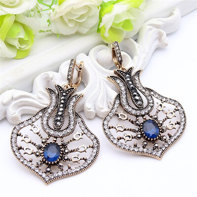 Vintage Long Drop Earring Turkish Antique Gold Hollow Floral Jewelry Earrings For Women Arabesque Brincos Pendientes Mujer Moda
Vintage Long Drop Earring Turkish Antique Gold Hollow Floral Jewelry Earrings For Women Arabesque Brincos Pendientes Mujer Moda