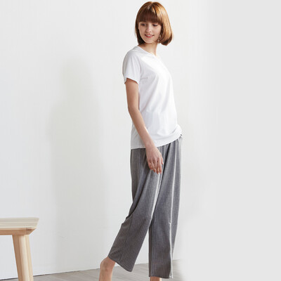 Little nurse pajamas home service men&women can wear short-sleeved home service in summer JDT004 loose gray strip 170100
Little nurse pajamas home service men&women can wear short-sleeved home service in summer JDT004 loose gray strip 170100