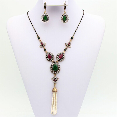 Vintage Women Flower Jewelry устанавливает турецкую смолу антикварные ювелирные изделия из смолы с капюшоном из ожерелья из бисера
Vintage Women Flower Jewelry устанавливает турецкую смолу антикварные ювелирные изделия из смолы с капюшоном из ожерелья из бисера