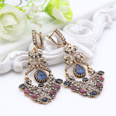 New Bright Flower Earrings Turkish Retro Gold Plating Swinging Pendant Earrings Princess Hook Luxury Women Jewelry Festival Gift
New Bright Flower Earrings Turkish Retro Gold Plating Swinging Pendant Earrings Princess Hook Luxury Women Jewelry Festival Gift