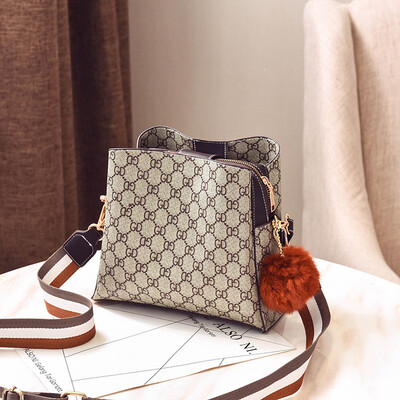 SGARR Luxury PU Leather Women Handbag Shoulder Bags High Quality Fashion Small Bucket Famous Brands Women Bags Designer
SGARR Luxury PU Leather Women Handbag Shoulder Bags High Quality Fashion Small Bucket Famous Brands Women Bags Designer