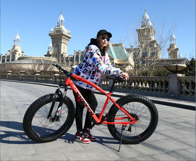 KUBEEN new arrival 7/21/24/27 speeds Disc brakes Fat bike 26 inch 26x4.0" Fat Tire Snow Bicycle Oil spring fork
KUBEEN new arrival 7/21/24/27 speeds Disc brakes Fat bike 26 inch 26x4.0" Fat Tire Snow Bicycle Oil spring fork