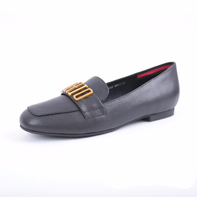 SHUANGFENG Genuine Leather Shoes Women 2018 Spring Casual Shoes Woman Metal Letter Slip-On Flats Women Shoes Mujer zapatos
SHUANGFENG Genuine Leather Shoes Women 2018 Spring Casual Shoes Woman Metal Letter Slip-On Flats Women Shoes Mujer zapatos