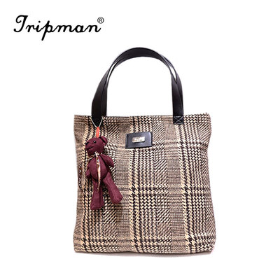 Tripman New fashion Shoulder handbags designer brand canvas women messenger bag little bear decoration women casual tote bag
Tripman New fashion Shoulder handbags designer brand canvas women messenger bag little bear decoration women casual tote bag