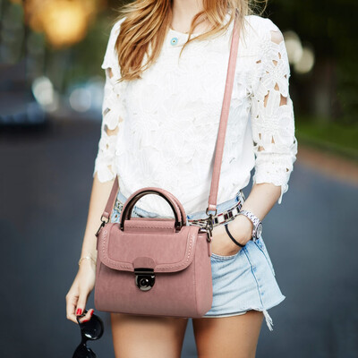 Venny viney shoulder bag female fashion leather handbags Messenger Europe&America wild mobile ladies bag classic black
Venny viney shoulder bag female fashion leather handbags Messenger Europe&America wild mobile ladies bag classic black