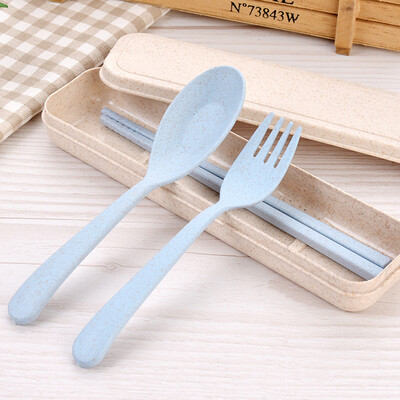 Xin Qin creative travel spoon chopsticks fork wheat straw box children cute students portable tableware three sets of Nordic blue
Xin Qin creative travel spoon chopsticks fork wheat straw box children cute students portable tableware three sets of Nordic blue