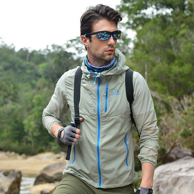 Pearson and (PELLIOT) outdoor skin clothing men and women breathable couple skin windbreaker 1798 male deep hole blue
Pearson and (PELLIOT) outdoor skin clothing men and women breathable couple skin windbreaker 1798 male deep hole blue