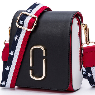 PLOVER ladies shoulder bag trendy bag hit the atmosphere atmospheric packet diagonal handbags P16302L204 black white
PLOVER ladies shoulder bag trendy bag hit the atmosphere atmospheric packet diagonal handbags P16302L204 black white