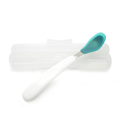 Austrian show OXO baby food supplement spoon newborn silicone soft spoon baby training spoon with box children tableware portable set blue
Austrian show OXO baby food supplement spoon newborn silicone soft spoon baby training spoon with box children tableware portable set blue