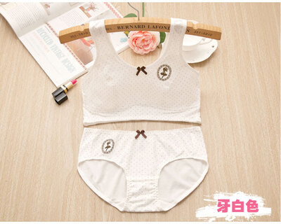 Cotton development period without trace no steel underwear vest students sweet cartoon printing bra set
Cotton development period without trace no steel underwear vest students sweet cartoon printing bra set