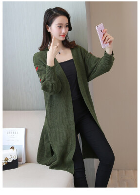 Spring and autumn winter embroidery pocket wild sweater sweater ladies cardigan loose jacket in the long section
Spring and autumn winter embroidery pocket wild sweater sweater ladies cardigan loose jacket in the long section
