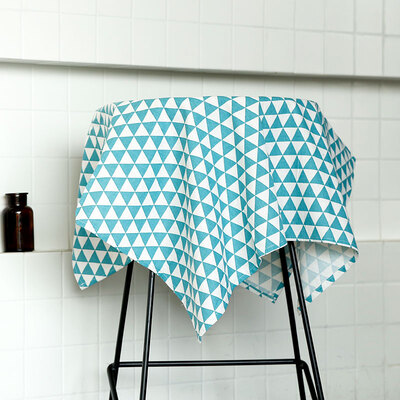 Yuan Yuan blue table cloth modern minimalist tablecloth Nordic style home square coffee table cloth fresh square 8585cm
Yuan Yuan blue table cloth modern minimalist tablecloth Nordic style home square coffee table cloth fresh square 8585cm
