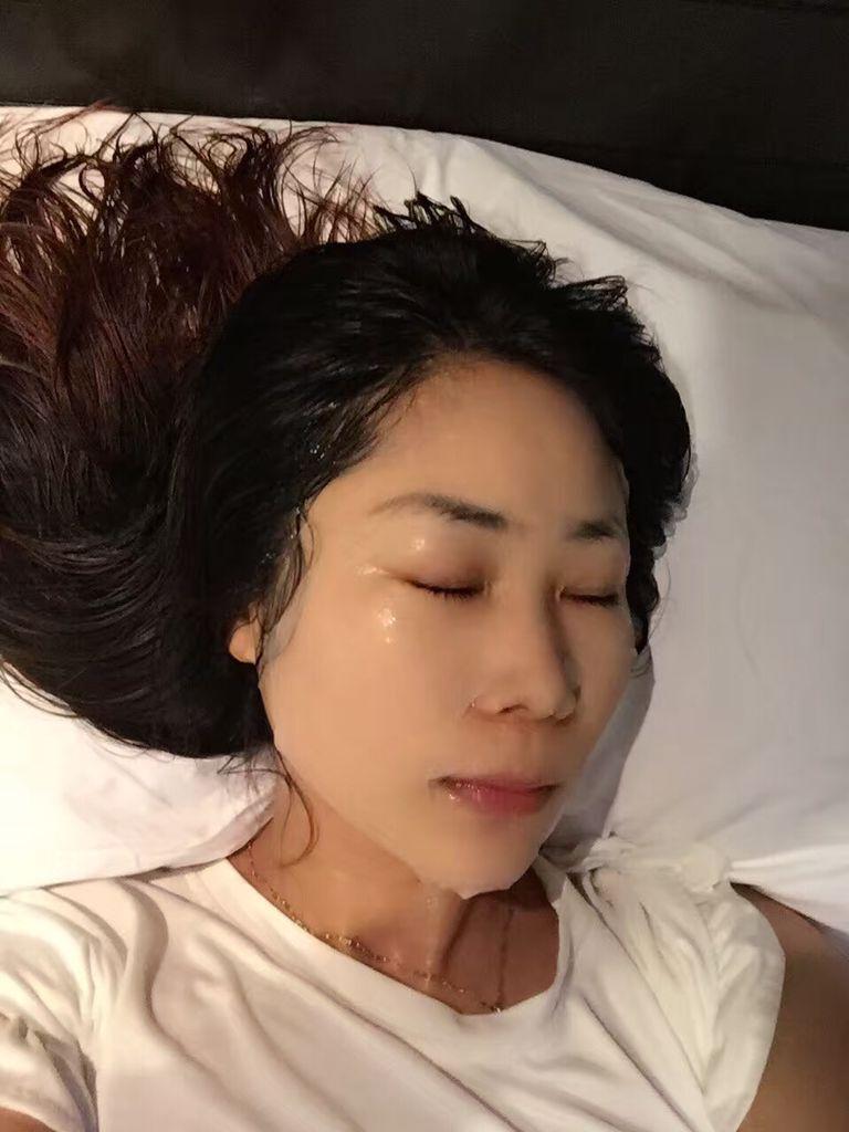 美美的,敷面膜照片