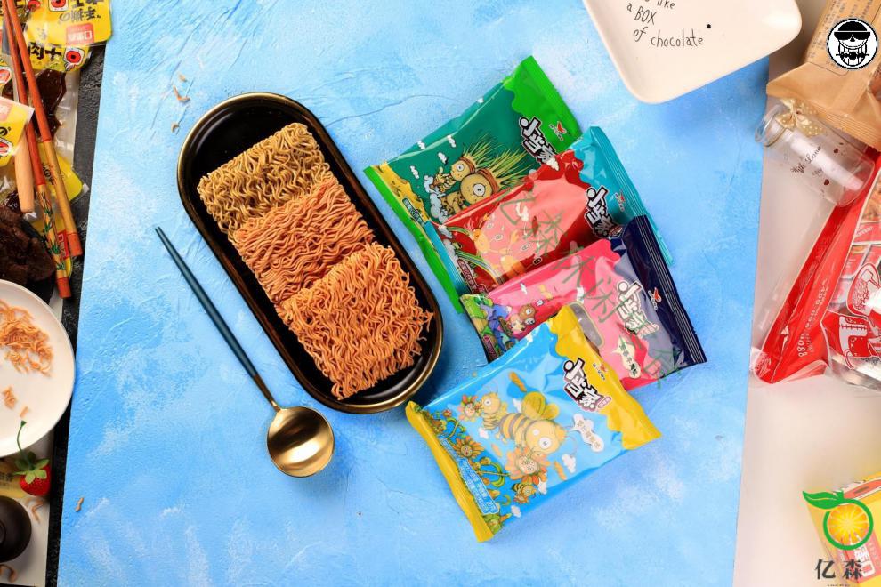48包小叮当干脆面干吃方便面怀旧零食欢乐时光干脆面小当家香葱味蜜汁