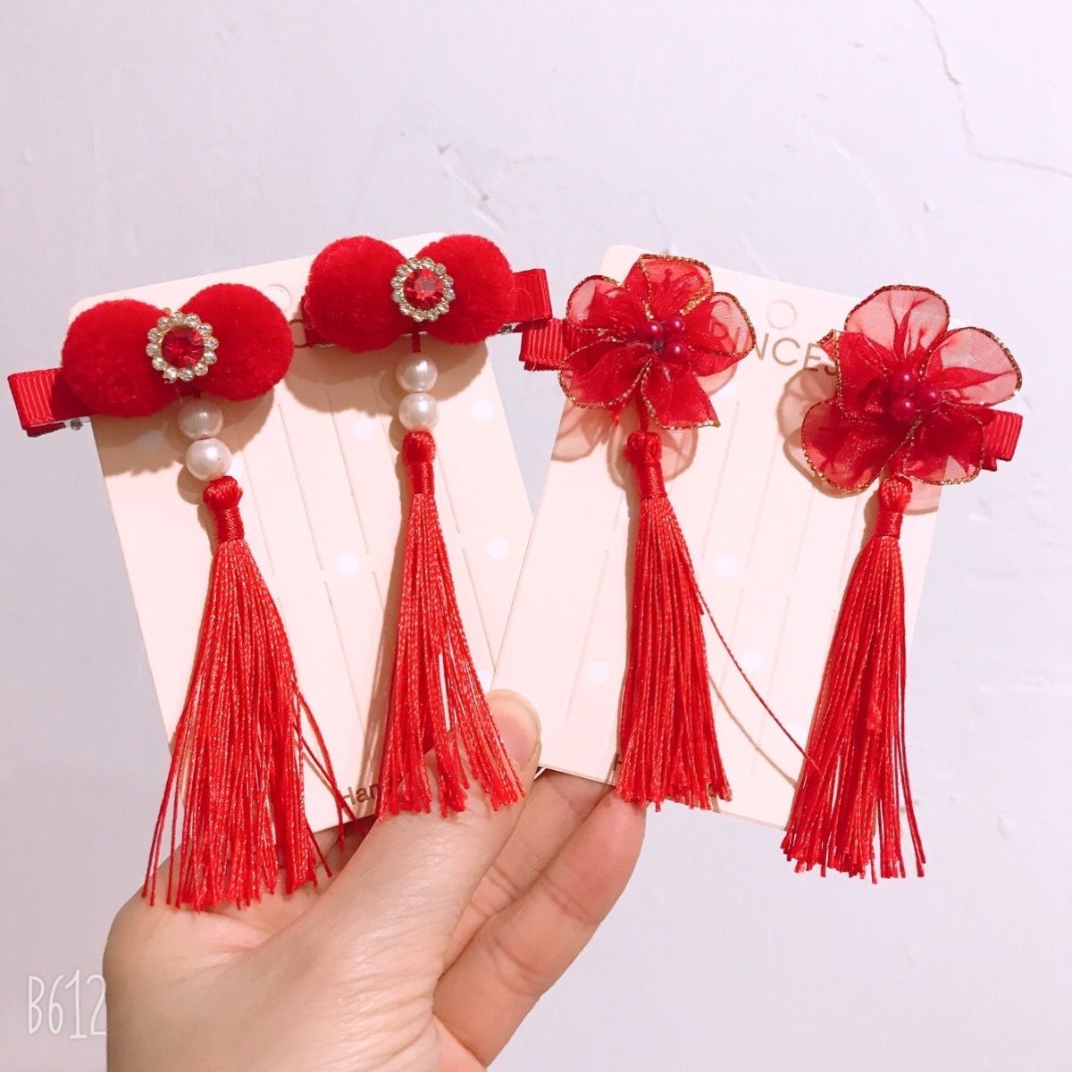 尔煦新年发夹春节儿童拜年头饰女童毛球流苏发夹头花丸子头发卡貂毛