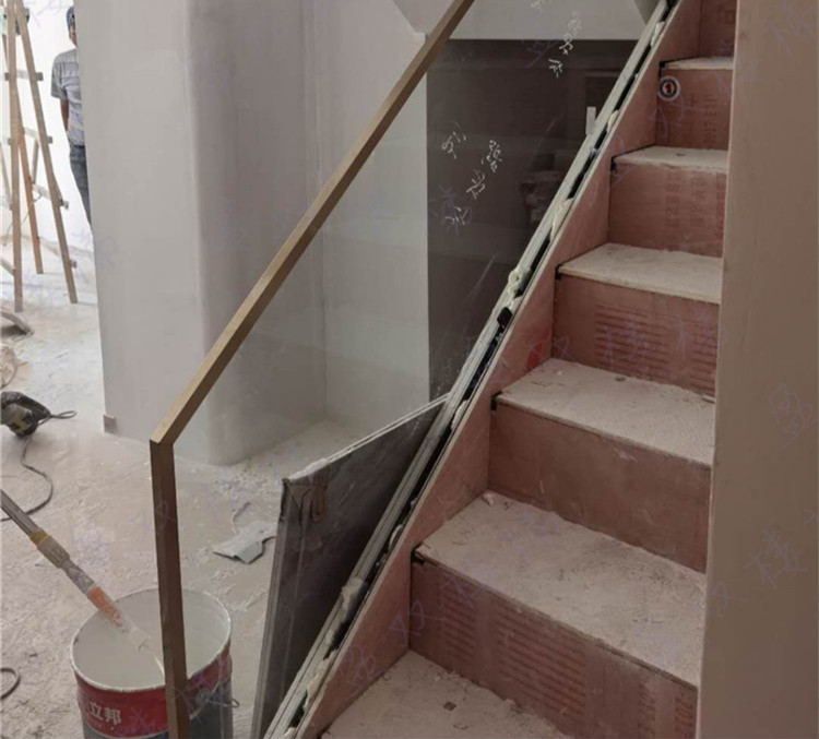 框玻璃扶手轨道地槽碳钢护栏卡槽栏杆楼梯玻璃预埋u型槽木纹开槽扶手
