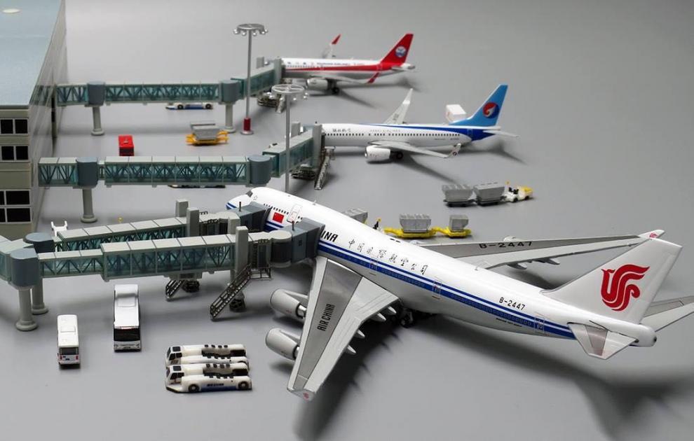 航空飞机模型廊桥登机梯 宽体机/窄体机/a380 地勤1:400限时秒杀 散包