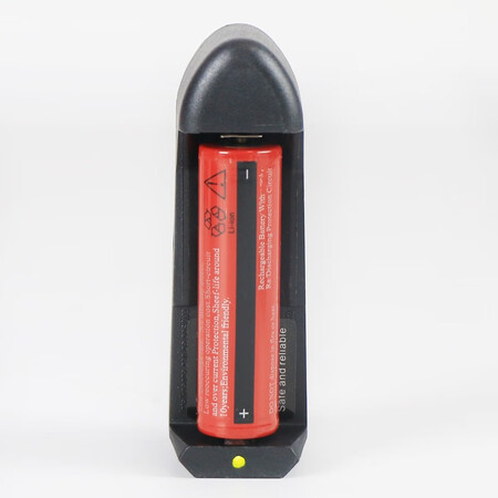 Bright broken wolf flashlight lithium battery 18650 rechargeable battery 3.7V-4.2V26650 lithium battery single and double slot smart fast USB charger 18650 lithium battery 4800max Bright broken wolf flashlight lithium battery 18650 rechargeable battery 3.7V-4.2V26650 lithium battery single and double slot smart fast USB charger 18650 lithium battery 4800max