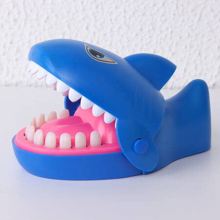 TaTanice bite shark toy bite finger children tricky toy vibrato parent-child interaction truth or dare props MY6801 birthday gift TaTanice bite shark toy bite finger children tricky toy vibrato parent-child interaction truth or dare props MY6801 birthday gift