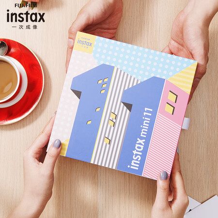Fuji instax instant instant camera mini11 exquisite gift box ice crystal white with 10 sheets of photo paper Fuji instax instant instant camera mini11 exquisite gift box ice crystal white with 10 sheets of photo paper