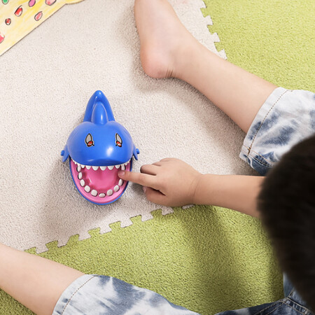 TaTanice bite shark toy bite finger children tricky toy vibrato parent-child interaction truth or dare props MY6801 birthday gift TaTanice bite shark toy bite finger children tricky toy vibrato parent-child interaction truth or dare props MY6801 birthday gift