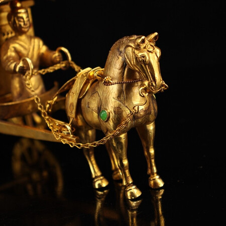 Copper people alley all copper collection hand-made inlaid gemstone zodiac horse pulley ornaments antique collection Copper people alley all copper collection hand-made inlaid gemstone zodiac horse pulley ornaments antique collection